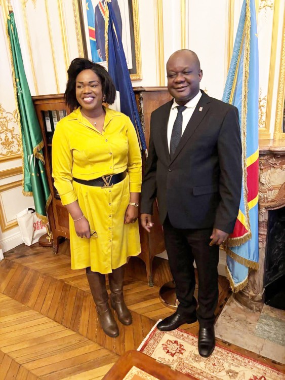 Daniele Kanumubadi Musau  avec le ministre de la diaspora Crispin Phanzu 